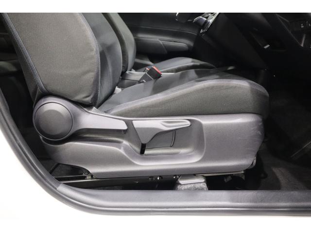 アクア Ｘ　純正ディスプレイオーディオ（ナビ付）ＵＳＢ・Ｂｌｕｅｔｏｏｔｈ接続　衝突被害軽減ブレーキ　ＬＥＤヘッドランプ　バックモニター　スマートキー　クルーズコントロール　ＡＣ１００給電機能　クリアランスソナー（12枚目）