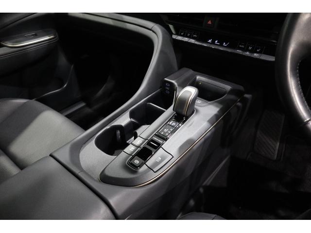 クラウンクロスオーバー Ｇアドバンスド・レザーパッケージ　純正ディスプレイオーディオ　フルセグＴＶ　ＵＳＢ・Ｂｌｕｅｔｏｏｔｈ接続　衝突被害軽減ブレーキ　ＬＥＤヘッドランプ　ＥＴＣ　全周囲カメラ　スマートキー　クルーズコントロール　ＡＣ１００Ｖ給電機能（32枚目）