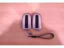 スマートキー。キーをポケットやバッグに入れたままで、ドアの施錠・解錠・エンジンの始動・トランクルームの解錠が可能です。