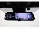 トヨタモビリティーパーツ製、電子インナーミラー付ドライブレコーダー装備しています。車両の後部座席カメラの画像をインナーミラーに表示しています。雨などの悪天候時でも鮮明な画像で後方確認をサポートします。
