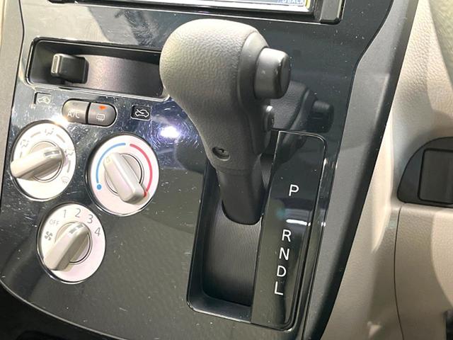 Ｊ　ＳＤナビ　フルセグＴＶ　Ｂｌｕｅｔｏｏｔｈ再生　　禁煙車　キーレス　盗難防止装置　プライバシーガラス　電動格納ミラー　バニティミラー　前席アームレスト(25枚目)