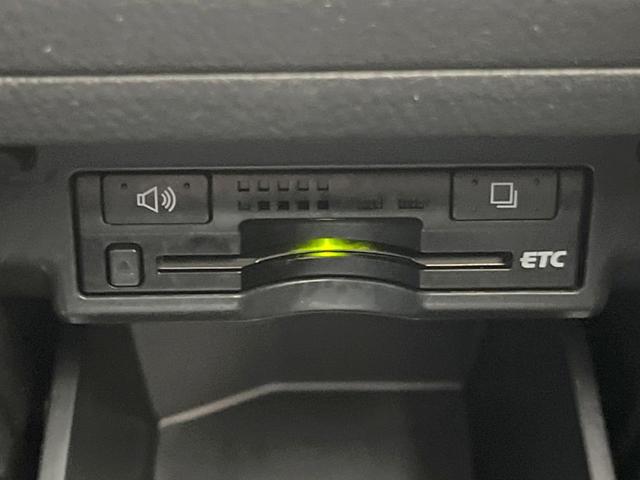 ２．４Ｚ　純正８型ナビ　後席モニター　デジタルインナーミラー　クルコン　両側電動　８人乗　禁煙車　ＨＩＤ　ＣＤ　ＤＶＤ　Ｂｌｕｅｔｏｏｔｈ　リアオートエアコン(7枚目)