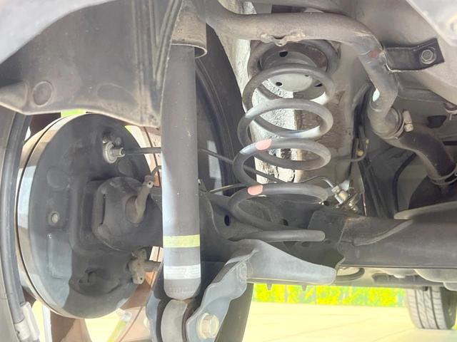 タント カスタムＲＳ　トップエディションＳＡＩＩ　両側電動スライド　ステアリングリモコン　衝突軽減装置　禁煙車　盗難防止　ベンチシート　オートエアコン　アイドリングストップ　スマートキー　アームレスト　バニティミラー（31枚目）