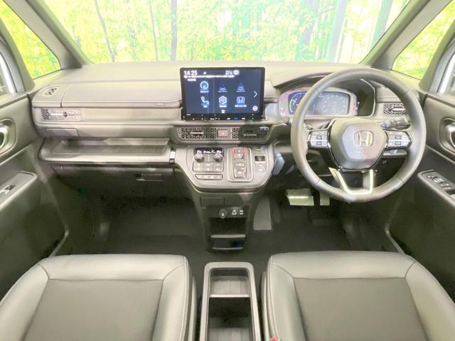 ステップワゴン ｅ：ＨＥＶスパーダ　両側電動ドア　純正ＳＤナビ　バックカメラ　衝突被害軽減システム　レーダークルーズ　禁煙車　ハーフレザーシート　コーナーセンサー　スマートキー　ＬＥＤヘッド　車線逸脱警報　オートライト（2枚目）