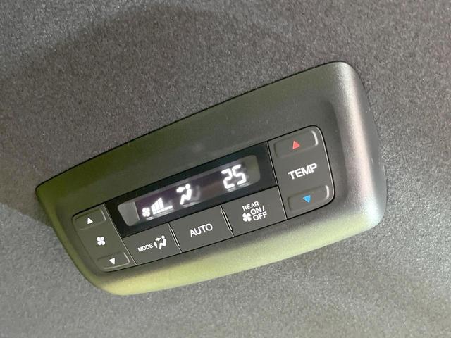 ステップワゴン ｅ：ＨＥＶスパーダ　両側電動ドア　純正ＳＤナビ　バックカメラ　衝突被害軽減システム　レーダークルーズ　禁煙車　ハーフレザーシート　コーナーセンサー　スマートキー　ＬＥＤヘッド　車線逸脱警報　オートライト（70枚目）