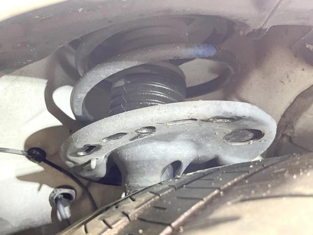 プリウスアルファ Sツーリングセレクション 禁煙車 純正8インチナビ バックカメラ スマートキー LEDヘッド ETC オートライト オートエアコン 純正17インチアルミ Bluetooth CD DVD再生 LEDフォグ(27枚目)