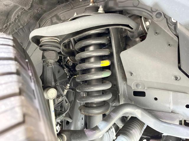 ランドクルーザープラド ＴＸ　Ｌパッケージ　マットブラックエディション　禁煙車　４ＷＤ　７人乗り　バックカメラ　レーダークルーズ　レザーシート　前席シートエアコン　ドラレコ　コーナーセンサー　スマートキー　ＬＥＤヘッド　ビルトインＥＴＣ　オートハイビーム　車線逸脱警報（22枚目）