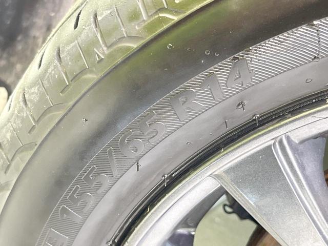 スペーシアカスタム GS 禁煙車 SDナビ スマートキー HIDヘッド オートライト オートエアコン CD 地デジ アイドリングストップ(28枚目)