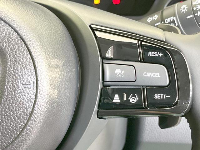 ヴェゼル Ｇ　４ＷＤ　登録済未使用車　バックカメラ　衝突被害軽減システム　レーダークルーズ　コーナーセンサー　スマートキー　ＬＥＤヘッド　車線逸脱警報　オートライト　オートエアコン　純正１６インチアルミ（4枚目）