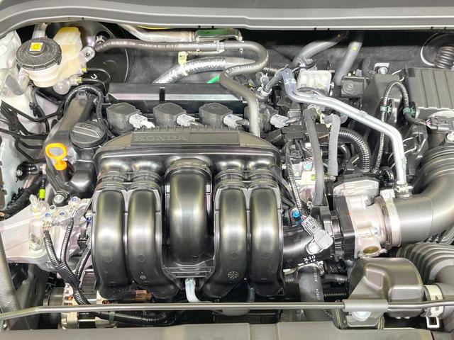 ヴェゼル Ｇ　４ＷＤ　登録済未使用車　バックカメラ　衝突被害軽減システム　レーダークルーズ　コーナーセンサー　スマートキー　ＬＥＤヘッド　車線逸脱警報　オートライト　オートエアコン　純正１６インチアルミ（18枚目）