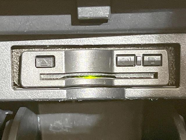 アルファード ２．５Ｓ　ＢＩＧＸ１０型ナビ　両側電動　バックカメラ　衝突被害軽減システム　レーダークルーズ　禁煙車　コーナーセンサー　スマートキー　ＬＥＤヘッド　ビルトインＥＴＣ　オートハイビーム　車線逸脱警報　オートライト（6枚目）