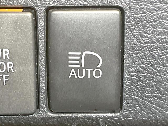 アルファード ２．５Ｓ　ＢＩＧＸ１０型ナビ　両側電動　バックカメラ　衝突被害軽減システム　レーダークルーズ　禁煙車　コーナーセンサー　スマートキー　ＬＥＤヘッド　ビルトインＥＴＣ　オートハイビーム　車線逸脱警報　オートライト（50枚目）