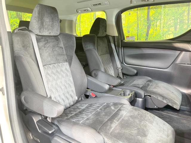 アルファード ２．５Ｓ　ＢＩＧＸ１０型ナビ　両側電動　バックカメラ　衝突被害軽減システム　レーダークルーズ　禁煙車　コーナーセンサー　スマートキー　ＬＥＤヘッド　ビルトインＥＴＣ　オートハイビーム　車線逸脱警報　オートライト（69枚目）