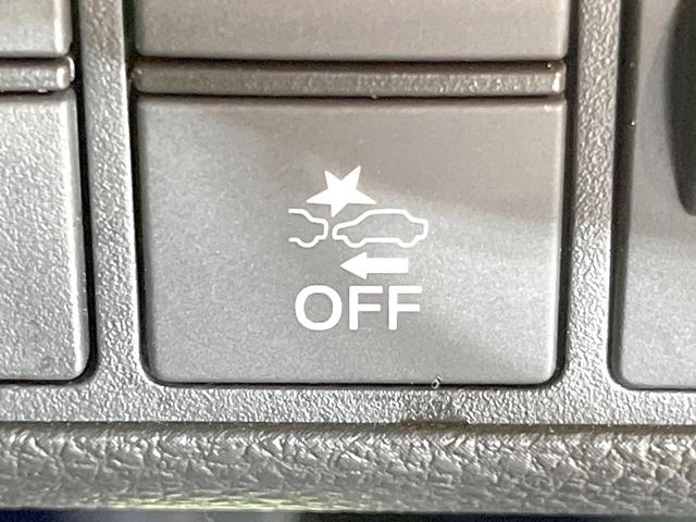 【ホンダセンシング】走行中に前方の車両等を認識し、衝突しそうな時は警報とブレーキで衝突回避と被害軽減をアシスト。より安全にドライブをお楽しみいただけます。