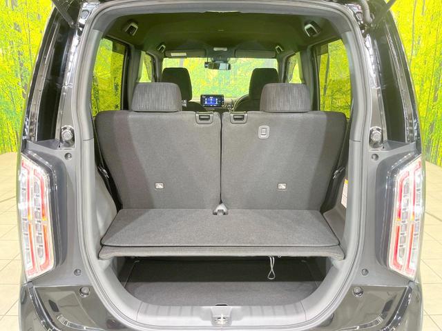 普段のお買い物や通勤、送迎等に十分な荷室スペースを確保しております。セカンドシートを倒すと、大きな荷物の積載も可能です♪