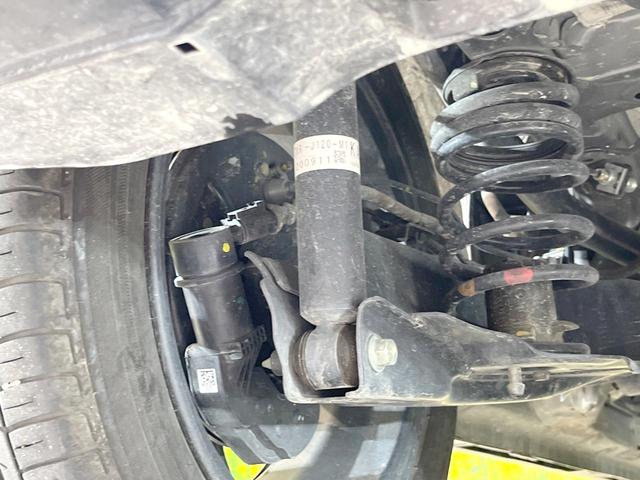 お車を安心してお乗りいただく為には、足回りの定期点検が欠かせません。サービスサポート（有償保証）では無料点検もご提供しており、安心のカーライフをお過ごしいただけるサポート体制が整っています。