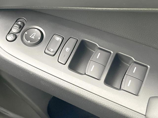 ヴェゼル e:HEV Z 登録済未使用車 全周囲カメラ 衝突被害軽減システム レーダークルーズ 電動リアゲート ハーフレザーシート コーナーセンサー スマートキー LEDヘッド ETC2.0 車線逸脱警報 ワンオーナー(40枚目)