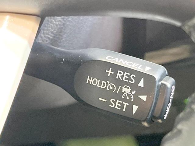 プリウス Sセーフティプラス 純正SDナビ バックカメラ 衝突被害軽減システム レーダークルーズ 禁煙車 コーナーセンサー スマートキー LEDヘッド ビルトインETC パークアシスト 車線逸脱警報 オートライト オートエアコン(5枚目)