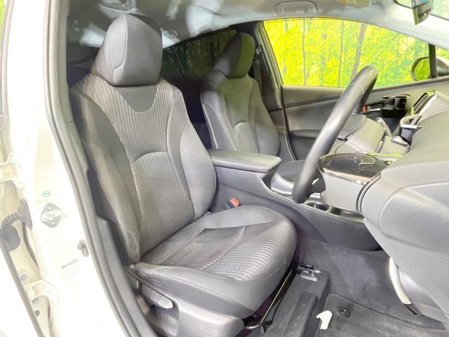 プリウス S 禁煙車 純正9型ナビ バックカメラ LEDヘッド ビルトインETC オートライト オートエアコン 純正15インチアルミ Bluetooth CD フルセグ LEDフォグ(8枚目)
