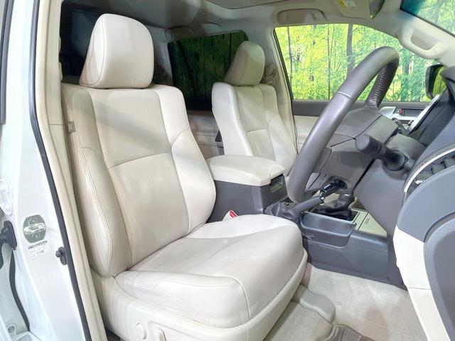 ランドクルーザープラド ＴＸ　Ｌパッケージ　マットブラックエディション　４ＷＤ　７人乗り　サンルーフ　ＨＤＤナビ　全周囲カメラ　衝突被害軽減システム　レーダークルーズ　禁煙車　レザーシート　ドラレコ　コーナーセンサー　スマートキー　ＬＥＤヘッド　ルーフレール（7枚目）