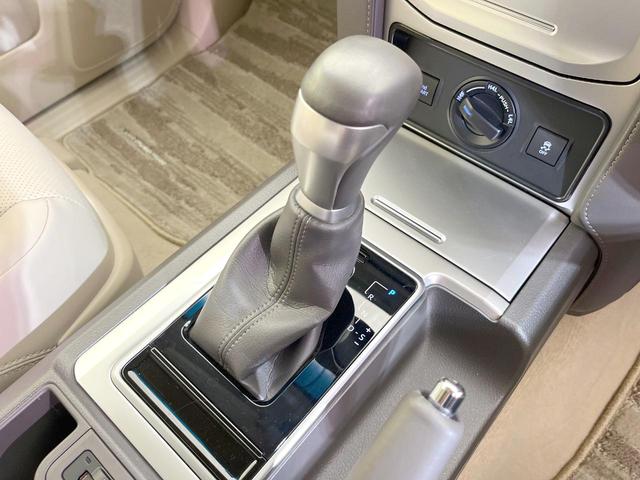 ランドクルーザープラド ＴＸ　Ｌパッケージ　マットブラックエディション　４ＷＤ　７人乗り　サンルーフ　ＨＤＤナビ　全周囲カメラ　衝突被害軽減システム　レーダークルーズ　禁煙車　レザーシート　ドラレコ　コーナーセンサー　スマートキー　ＬＥＤヘッド　ルーフレール（21枚目）