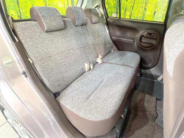 パッソ Ｘ　クツロギ　禁煙車　純正ＳＤナビ　バックカメラ　Ｂｌｕｅｔｏｏｔｈ　ＣＤ　ＤＶＤ再生　地デジ　衝突安全ボディ　電動格納ミラー　トラクションコントロール（9枚目）