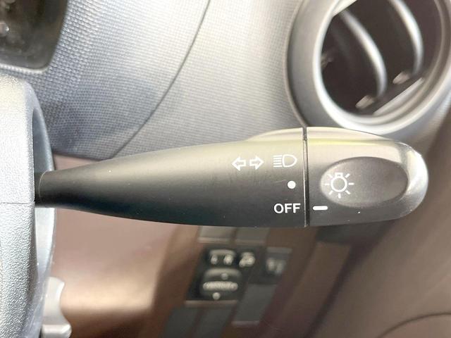 パッソ Ｘ　クツロギ　禁煙車　純正ＳＤナビ　バックカメラ　Ｂｌｕｅｔｏｏｔｈ　ＣＤ　ＤＶＤ再生　地デジ　衝突安全ボディ　電動格納ミラー　トラクションコントロール（25枚目）