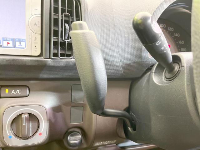 パッソ Ｘ　クツロギ　禁煙車　純正ＳＤナビ　バックカメラ　Ｂｌｕｅｔｏｏｔｈ　ＣＤ　ＤＶＤ再生　地デジ　衝突安全ボディ　電動格納ミラー　トラクションコントロール（31枚目）