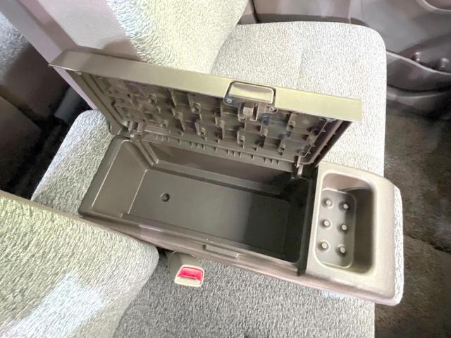 パッソ Ｘ　クツロギ　禁煙車　純正ＳＤナビ　バックカメラ　Ｂｌｕｅｔｏｏｔｈ　ＣＤ　ＤＶＤ再生　地デジ　衝突安全ボディ　電動格納ミラー　トラクションコントロール（32枚目）