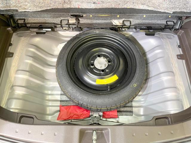 パッソ Ｘ　クツロギ　禁煙車　純正ＳＤナビ　バックカメラ　Ｂｌｕｅｔｏｏｔｈ　ＣＤ　ＤＶＤ再生　地デジ　衝突安全ボディ　電動格納ミラー　トラクションコントロール（37枚目）