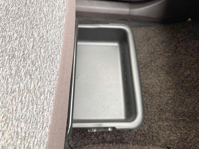 パッソ Ｘ　クツロギ　禁煙車　純正ＳＤナビ　バックカメラ　Ｂｌｕｅｔｏｏｔｈ　ＣＤ　ＤＶＤ再生　地デジ　衝突安全ボディ　電動格納ミラー　トラクションコントロール（48枚目）