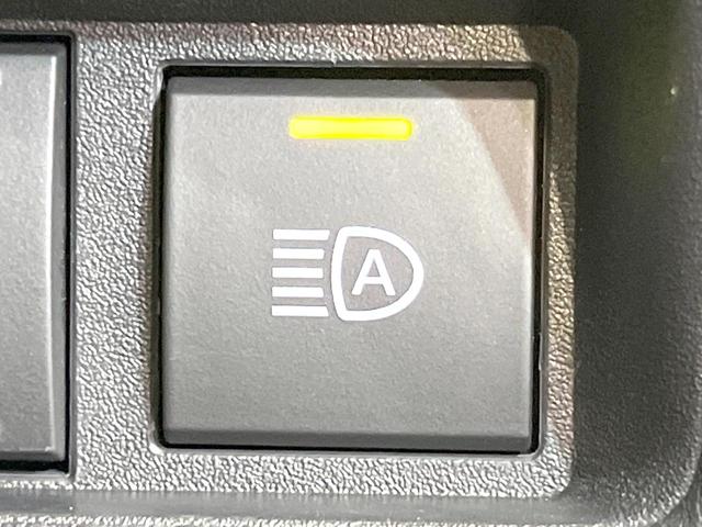 シエンタ ハイブリッドZ 禁煙車 全周囲カメラ 純正10.5型ナビ 衝突被害軽減システム レーダークルーズ コーナーセンサー スマートキー LEDヘッド ETC2.0 オートライト オートエアコン Bluetooth フルセグ(41枚目)