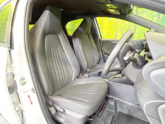 ヤリス ハイブリッドX 禁煙車 純正ディスプレイオーディオ バックカメラ 衝突被害軽減システム レーダークルーズ コーナーセンサー スマートキー ビルトインETC オートライト オートエアコン Bluetooth(7枚目)