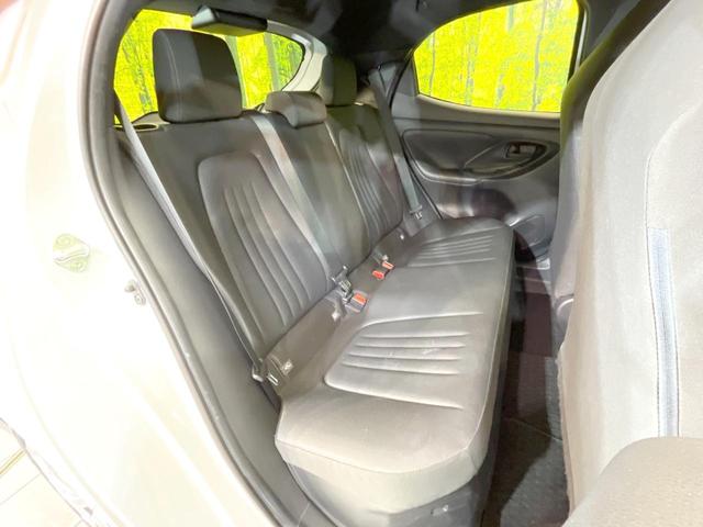 ヤリス ハイブリッドX 禁煙車 純正ディスプレイオーディオ バックカメラ 衝突被害軽減システム レーダークルーズ コーナーセンサー スマートキー ビルトインETC オートライト オートエアコン Bluetooth(8枚目)