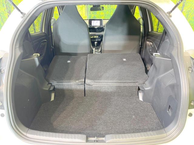 ヤリス ハイブリッドX 禁煙車 純正ディスプレイオーディオ バックカメラ 衝突被害軽減システム レーダークルーズ コーナーセンサー スマートキー ビルトインETC オートライト オートエアコン Bluetooth(35枚目)