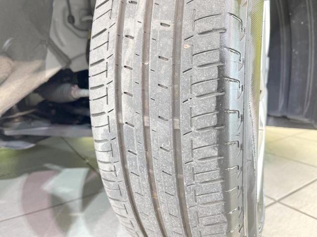 ヤリス ハイブリッドX 禁煙車 純正ディスプレイオーディオ バックカメラ 衝突被害軽減システム レーダークルーズ コーナーセンサー スマートキー ビルトインETC オートライト オートエアコン Bluetooth(58枚目)