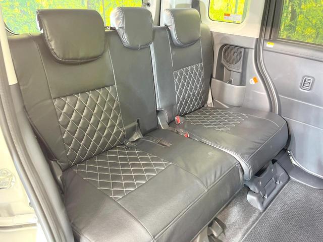 後部座席も気になるようなキズ・汚れやへたり等、大きなダメージはなく、良好な状態です。