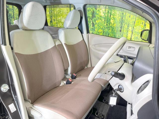 運転席シート廻りは使用感も少なく、良好な状態となっています。丁寧に使われていたことがよくわかりますね。