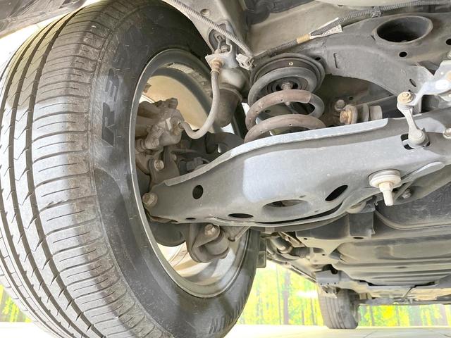 お車を安心してお乗りいただく為には、足回りの定期点検が欠かせません。サービスサポート（有償保証）では無料点検もご提供しており、安心のカーライフをお過ごしいただけるサポート体制が整っています。