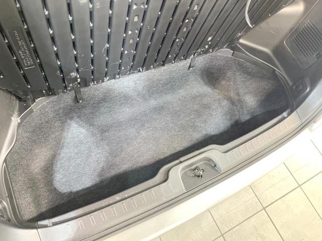 セレナ ハイウェイスター　禁煙車　バックカメラ　スマートキー　ＥＴＣ　クルコン　純正１６インチアルミ　オートライト　オートエアコン　Ｂｌｕｅｔｏｏｔｈ　ＣＤ　ＤＶＤ再生　地デジ（37枚目）