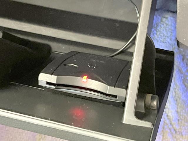 アルトラパン Ｘセレクション　禁煙車　シートヒーター　スマートキー　ＨＩＤヘッド　ＥＴＣ　純正１４インチアルミ　オートライト　オートエアコン　Ｂｌｕｅｔｏｏｔｈ　ＣＤ　ＤＶＤ再生　フルセグ（4枚目）