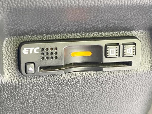 フリードハイブリッド ハイブリッド・Ｇホンダセンシング　両側電動ドア　バックカメラ　衝突被害軽減システム　レーダークルーズ　禁煙車　ハーフレザーシート　ＬＥＤヘッド　ビルトインＥＴＣ　純正１５インチアルミ　車線逸脱警報　オートライト　オートエアコン（6枚目）