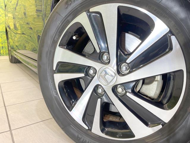 フリードハイブリッド ハイブリッド・Ｇホンダセンシング　両側電動ドア　バックカメラ　衝突被害軽減システム　レーダークルーズ　禁煙車　ハーフレザーシート　ＬＥＤヘッド　ビルトインＥＴＣ　純正１５インチアルミ　車線逸脱警報　オートライト　オートエアコン（13枚目）