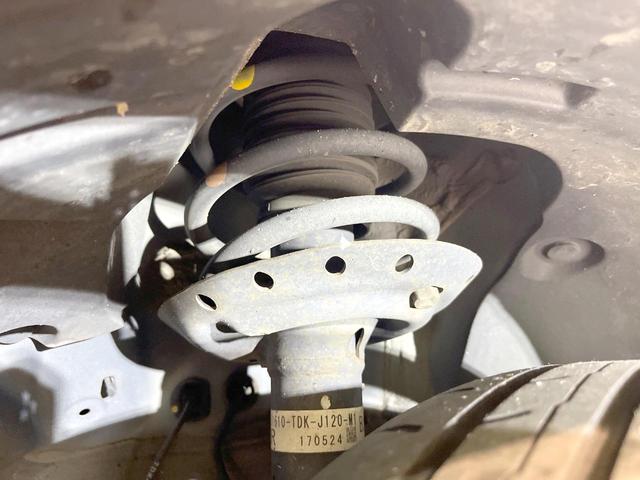 フリードハイブリッド ハイブリッド・Ｇホンダセンシング　両側電動ドア　バックカメラ　衝突被害軽減システム　レーダークルーズ　禁煙車　ハーフレザーシート　ＬＥＤヘッド　ビルトインＥＴＣ　純正１５インチアルミ　車線逸脱警報　オートライト　オートエアコン（20枚目）