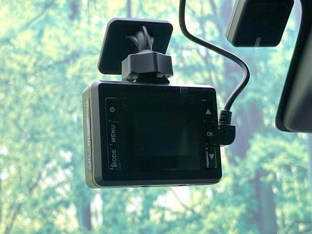 【ドライブレコーダー】安心・安全なカーライフに必須のドライブレコーダーを装備！走行中はもちろん、あおり運転や事故に遭遇した際の状況も映像で記録し、万一のリスクに備えます。