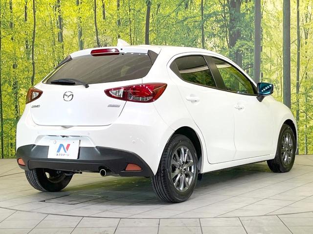 デミオ １３Ｓツーリング　Ｌパッケージ　バックカメラ　衝突被害軽減システム　レーダークルーズ　禁煙車　ハーフレザーシート　ドラレコ　コーナーセンサー　スマートキー　ＬＥＤヘッド　ＥＴＣ　純正１５インチアルミ　車線逸脱警報　オートライト（17枚目）