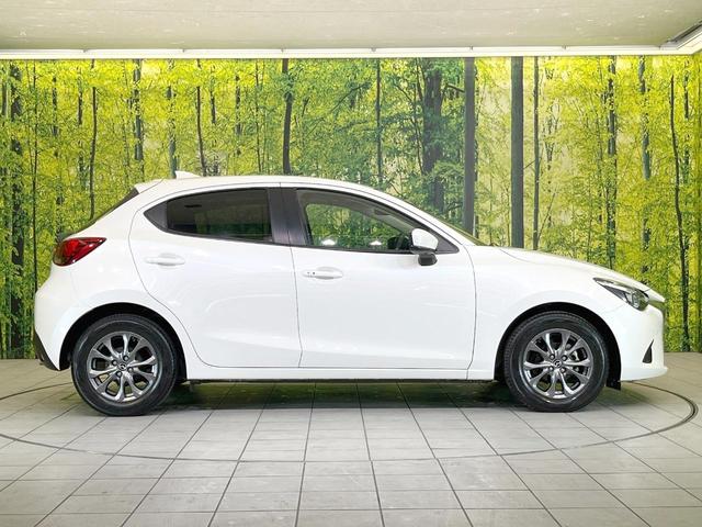 デミオ １３Ｓツーリング　Ｌパッケージ　バックカメラ　衝突被害軽減システム　レーダークルーズ　禁煙車　ハーフレザーシート　ドラレコ　コーナーセンサー　スマートキー　ＬＥＤヘッド　ＥＴＣ　純正１５インチアルミ　車線逸脱警報　オートライト（23枚目）