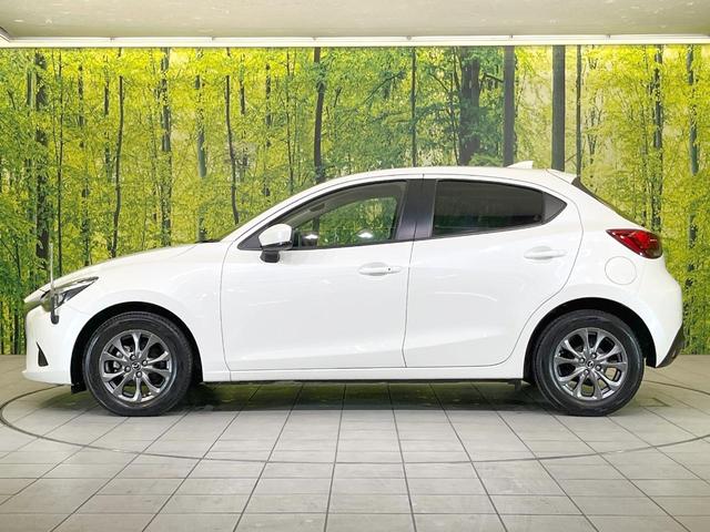 デミオ １３Ｓツーリング　Ｌパッケージ　バックカメラ　衝突被害軽減システム　レーダークルーズ　禁煙車　ハーフレザーシート　ドラレコ　コーナーセンサー　スマートキー　ＬＥＤヘッド　ＥＴＣ　純正１５インチアルミ　車線逸脱警報　オートライト（25枚目）