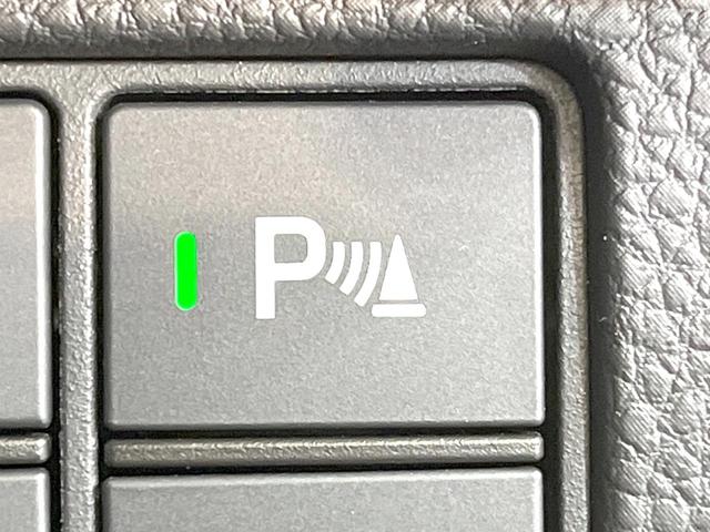 ヴェゼル ｅ：ＨＥＶ　Ｚ　純正９型ナビ　バックカメラ　衝突被害軽減システム　禁煙車　電動リアゲート　ハーフレザーシート　コーナーセンサー　ＬＥＤヘッド　ビルトインＥＴＣ　純正１８インチアルミ　車線逸脱警報　オートライト（7枚目）