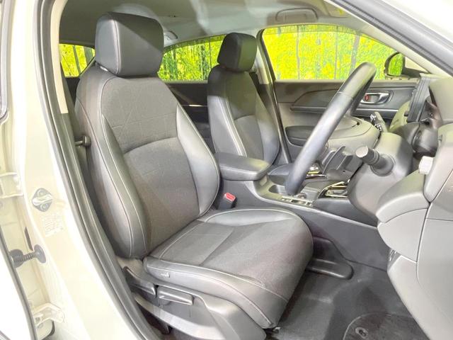 ヴェゼル ｅ：ＨＥＶ　Ｚ　純正９型ナビ　バックカメラ　衝突被害軽減システム　禁煙車　電動リアゲート　ハーフレザーシート　コーナーセンサー　ＬＥＤヘッド　ビルトインＥＴＣ　純正１８インチアルミ　車線逸脱警報　オートライト（8枚目）